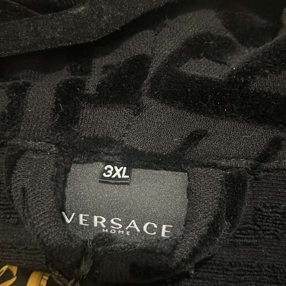 Versace Robe NWT - Picture 3 of 4